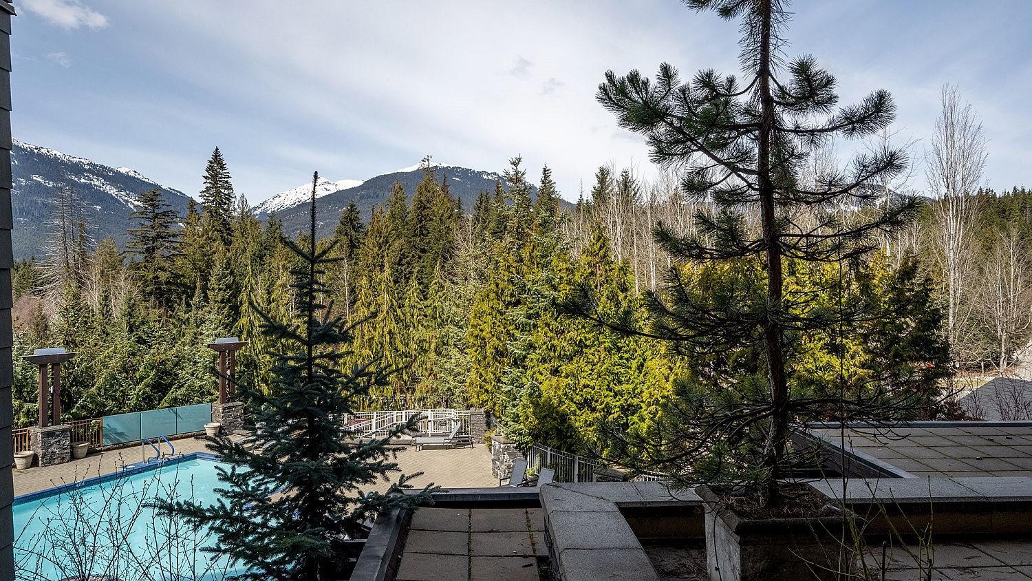 33 Four Seasons Private Residences