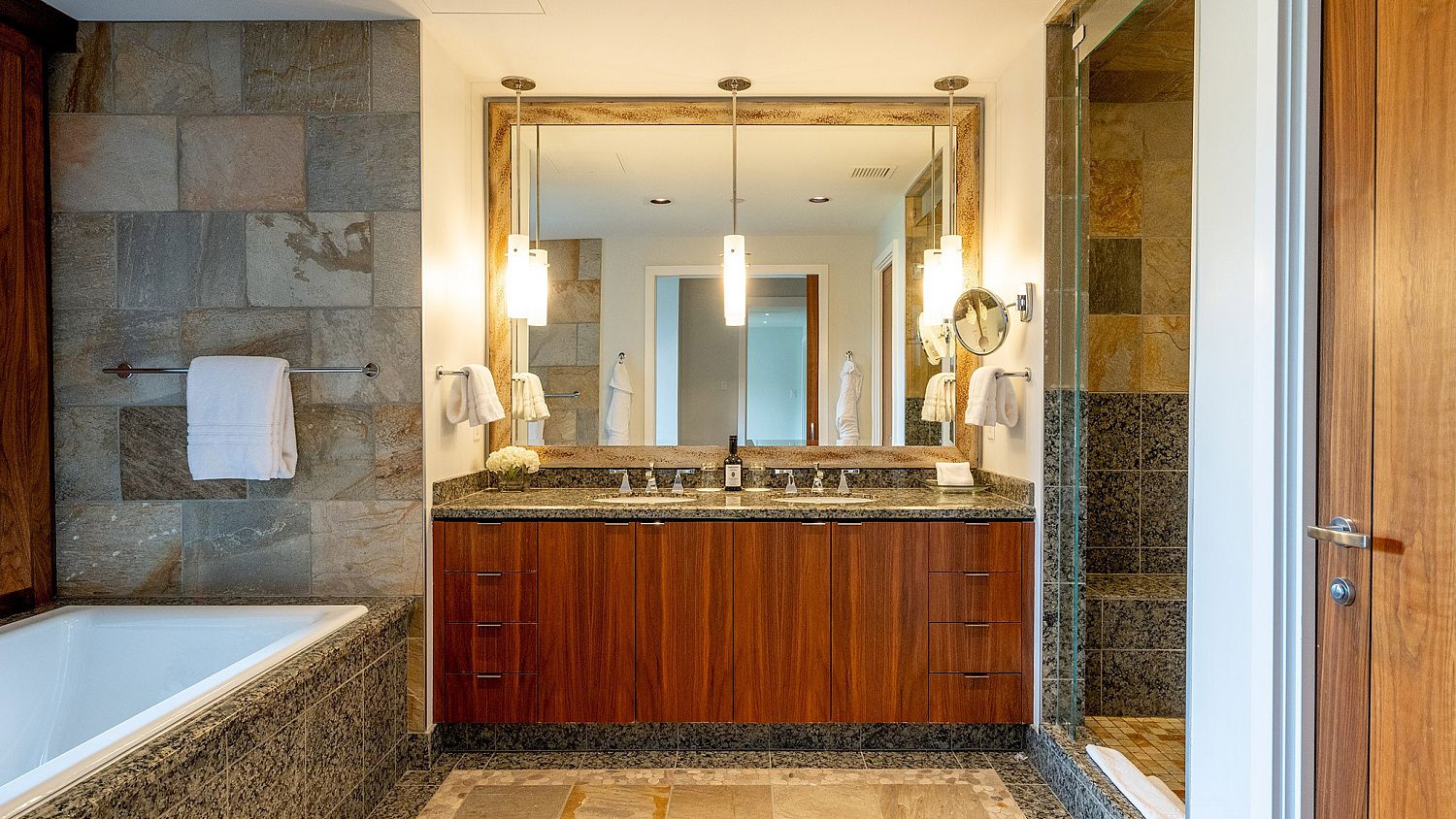 33 Four Seasons Private Residences