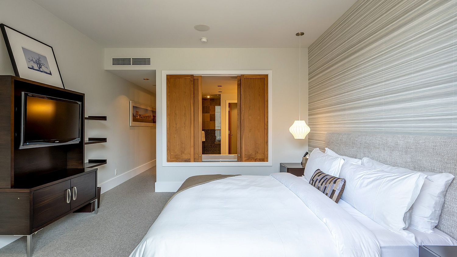 33 Four Seasons Private Residences