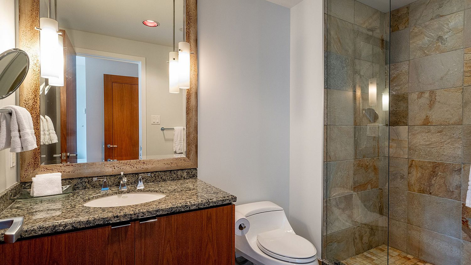 33 Four Seasons Private Residences