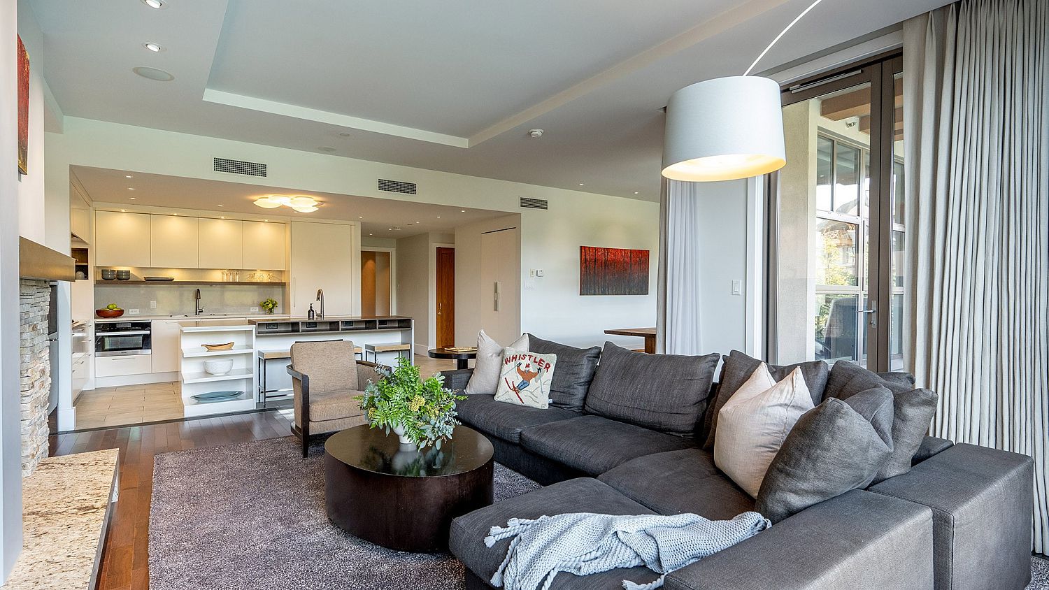 33 Four Seasons Private Residences