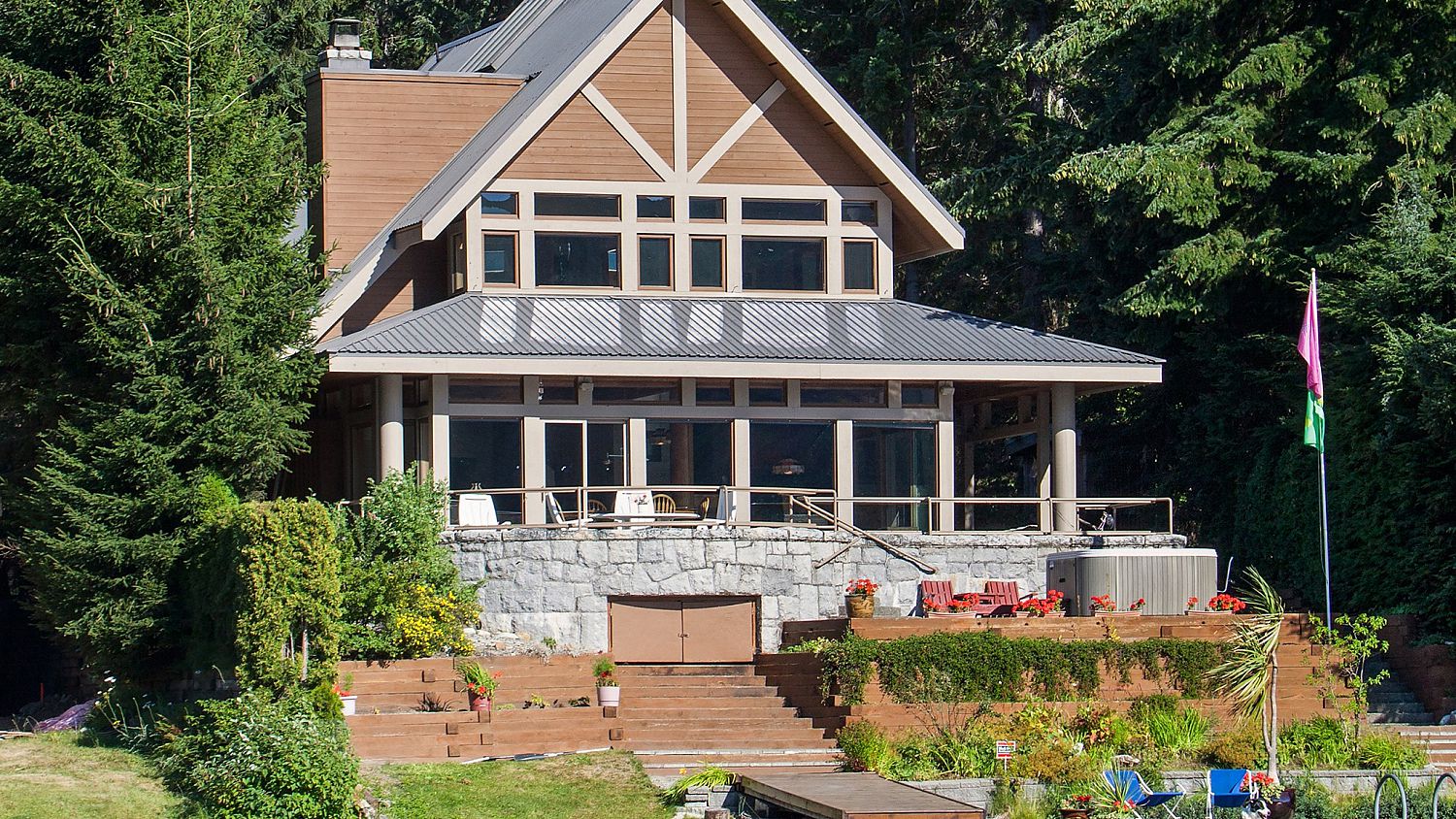 3319 Lakeside Road