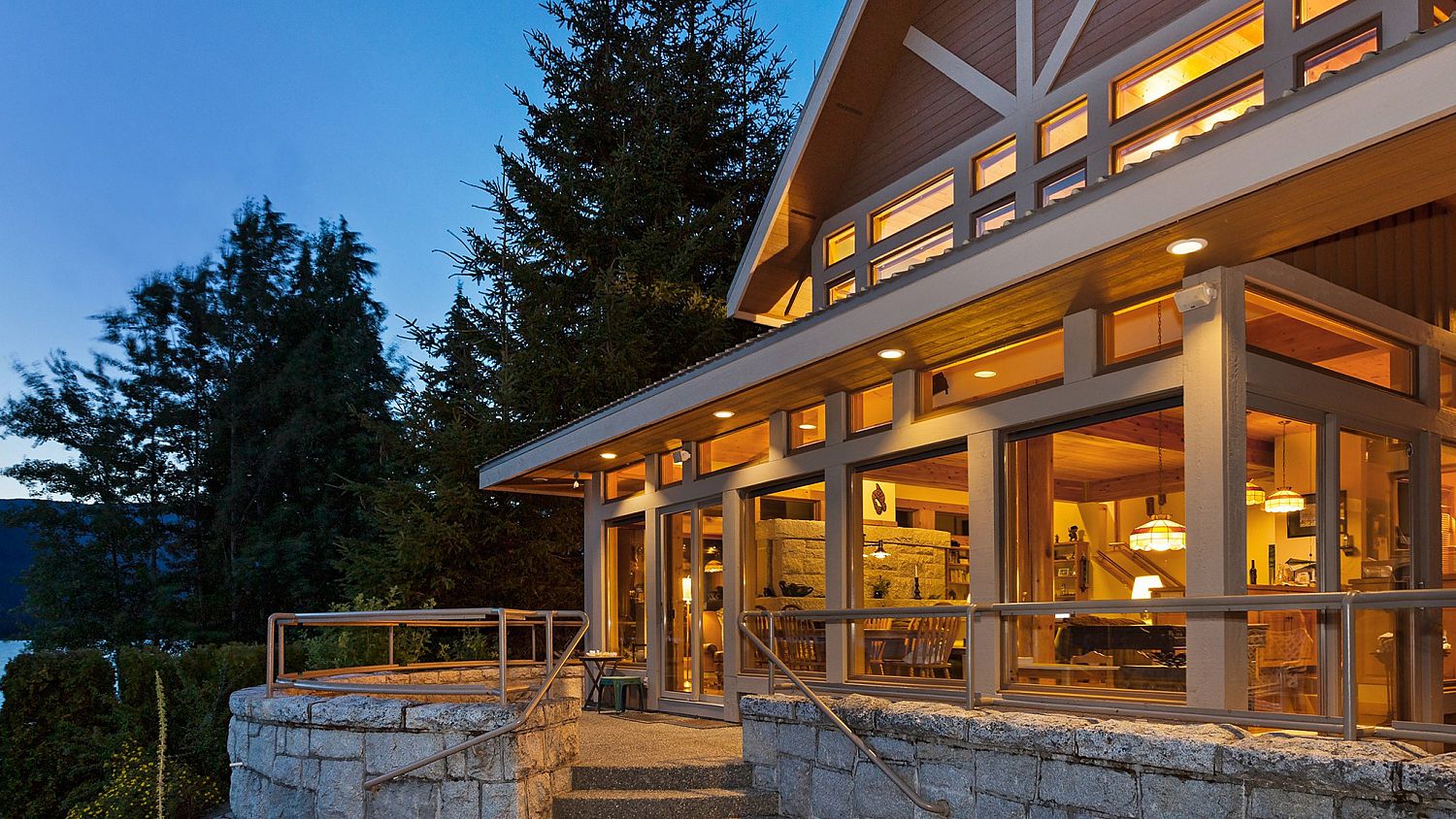 3319 Lakeside Road