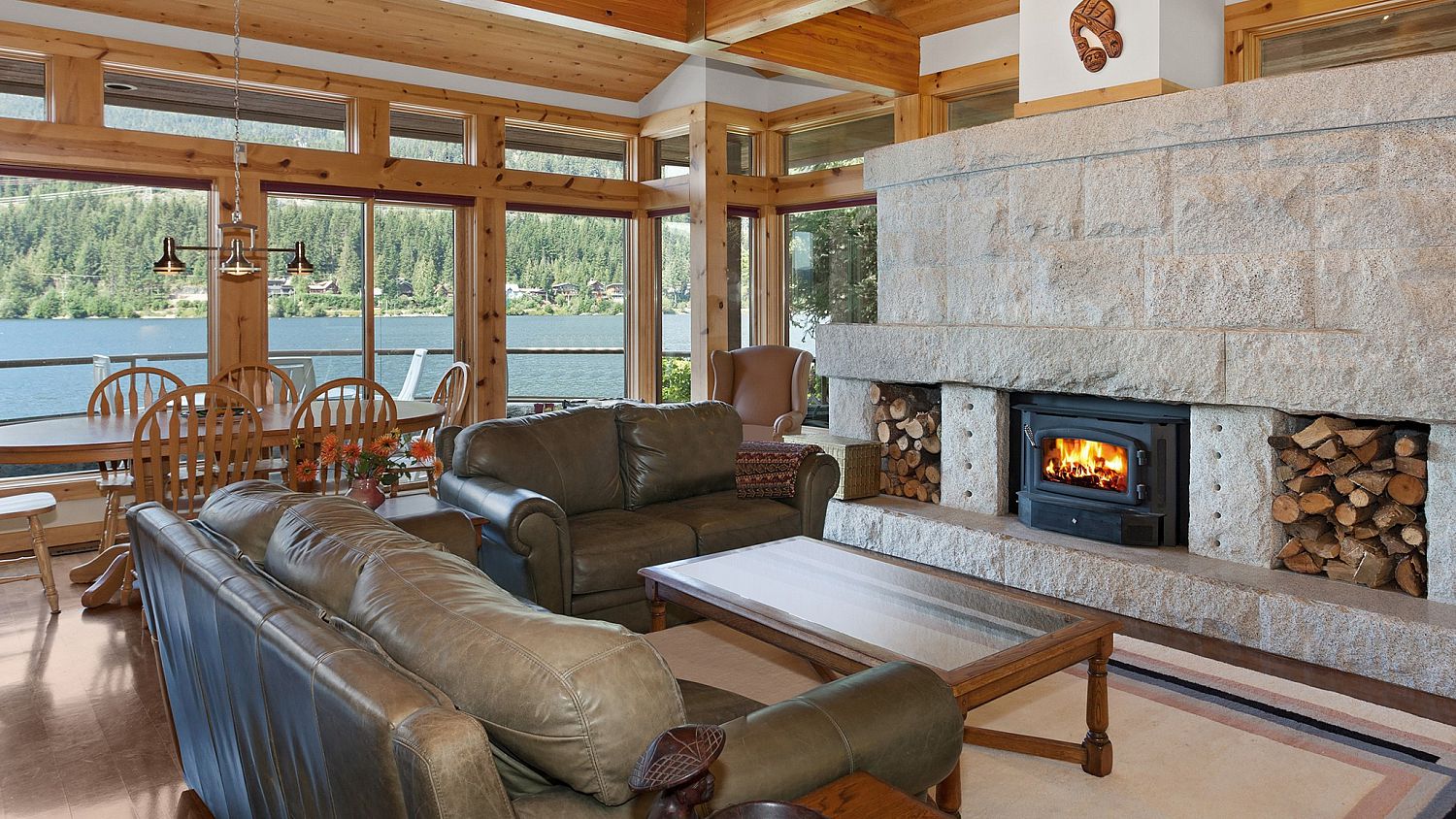 3319 Lakeside Road