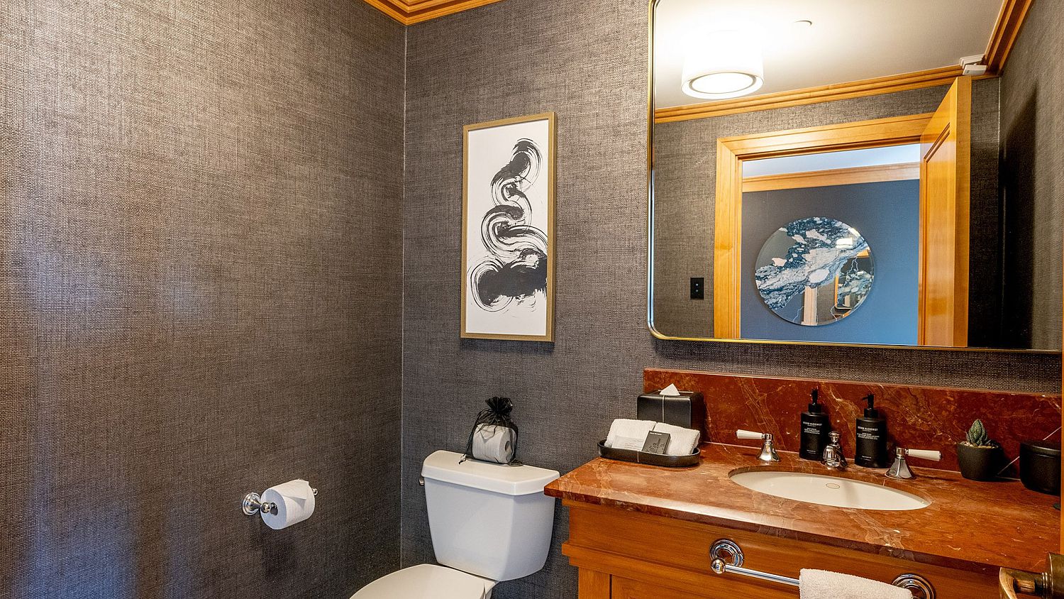 530/532/534 Four Seasons Resort