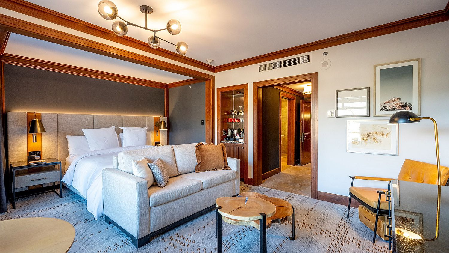 530/532/534 Four Seasons Resort