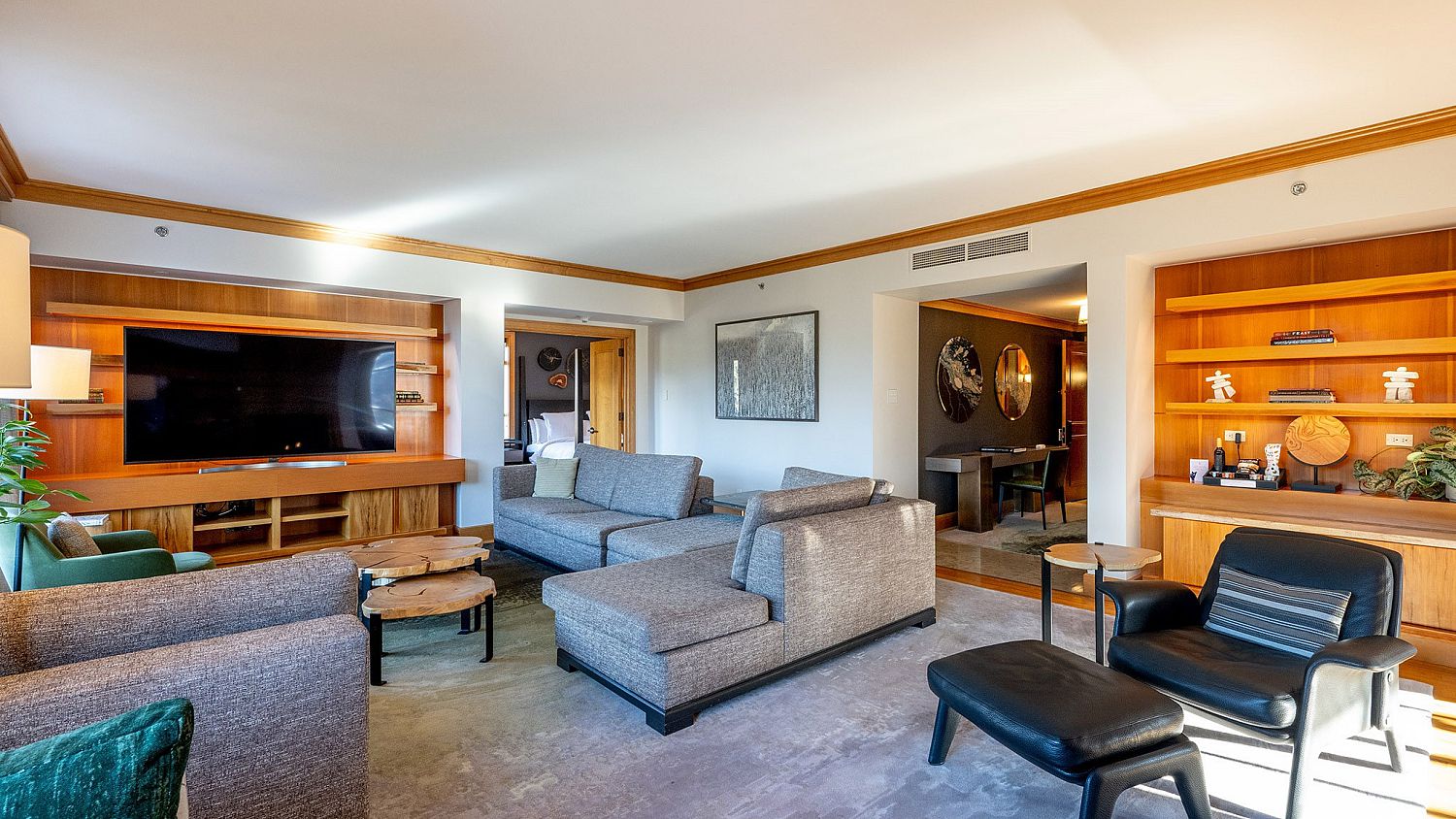 530/532/534 Four Seasons Resort