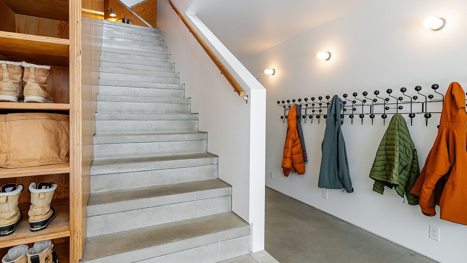 9501 Emerald Drive