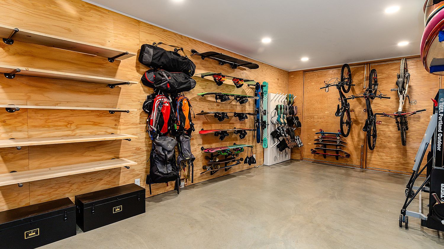 9501 Emerald Drive